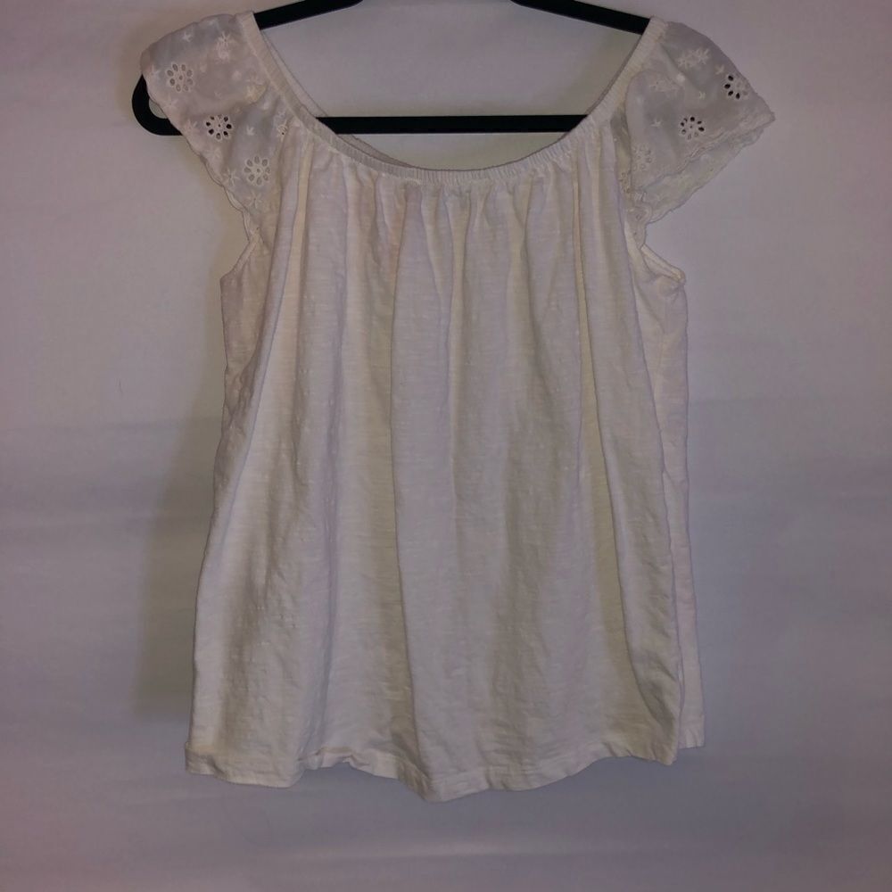 White Eyelet Ruffle Top - Picture 6 of 7